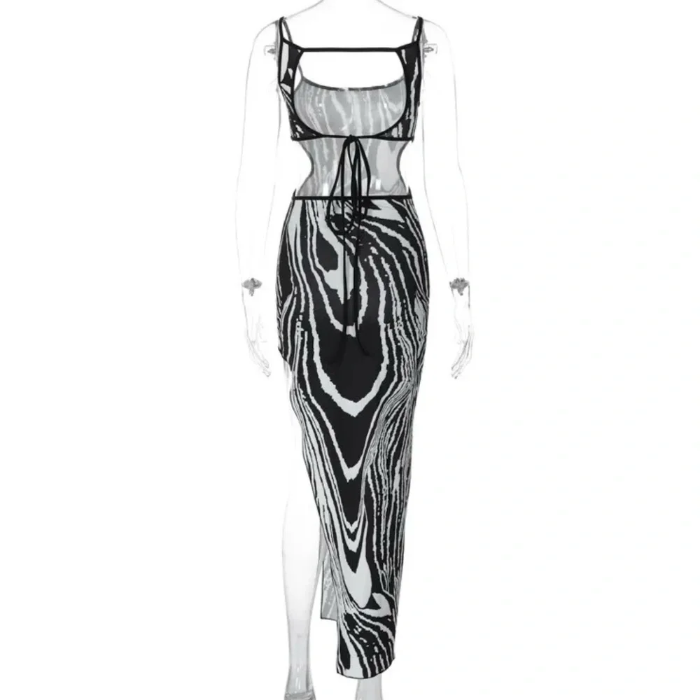 Black & White Side Slit Dress - Picture 7 of 9